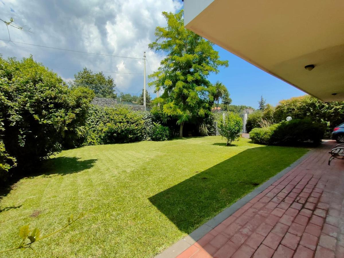 Villa Mimosa Zafferana Etnea Exteriör bild